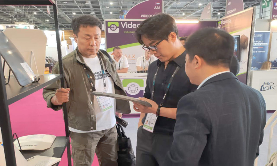 湖南888集团携最新防弹产品亮相法国欧洲国际防务展