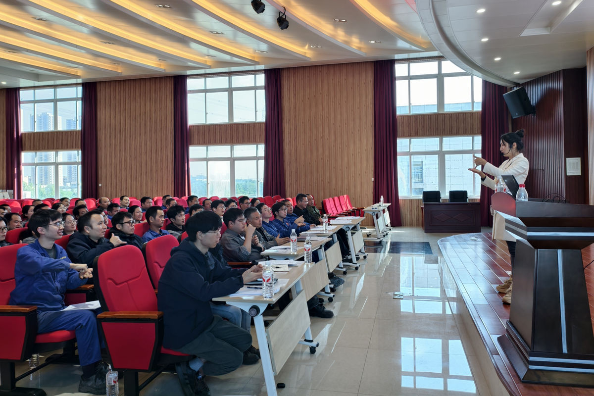 888集团特瓷进杏装沟通无阻碍”手语培训班开班典礼